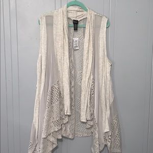 Lavanya Woman lace cardigan.